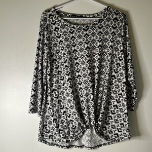 Kim & Cami Black and White Geometric Long Sleeve Top
